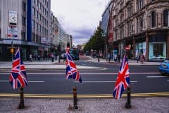 Ruas de Belfast em frente á Câmara Municipal