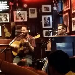 The Temple Bar, as despedidas e um pouco de música ao vivo.