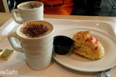 Um cafezinho no centro de visitantes da Calçada dos Gigantes