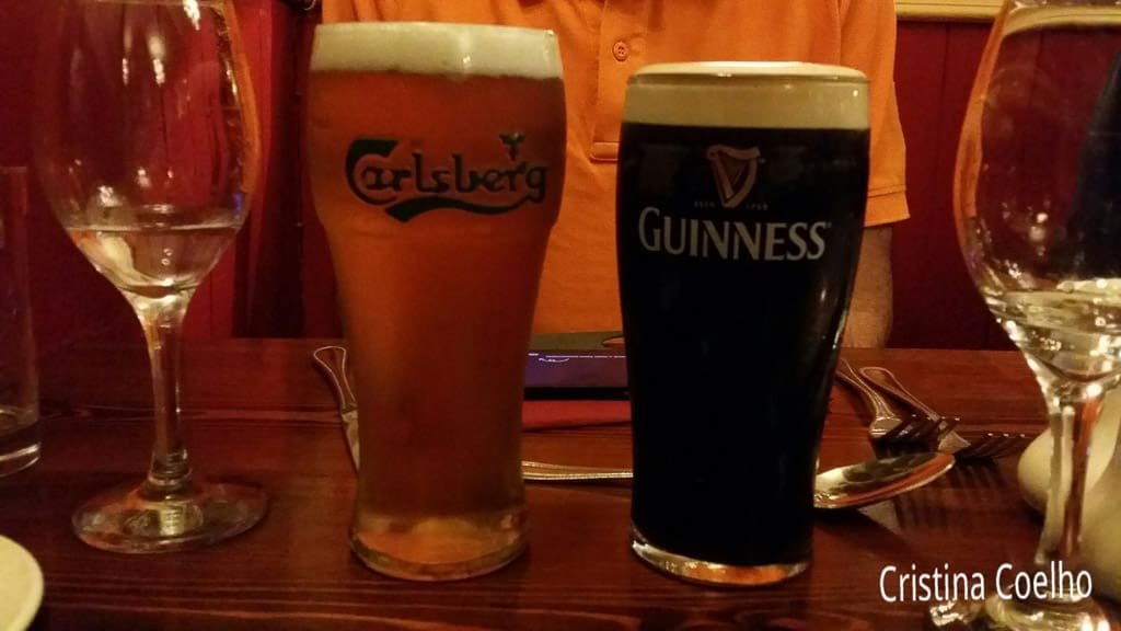 Drinks, Ireland, Kerry, Portmagee, Restaurants Bars, The Moorings & Bridge Bar IR